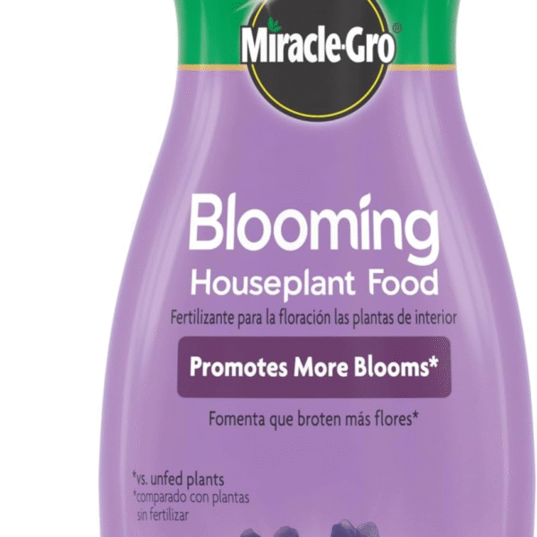 Miracle-Gro Blooming Houseplant Food, 8 oz., Plant Food Feeds All Flowering Houseplants Instantly, Including African Violets